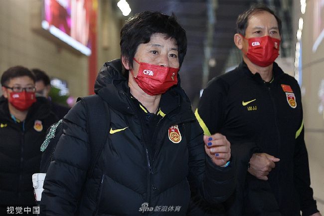 受邀与别人的妻子